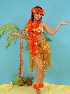 How about meging together pinup style with Hawaii spirit?