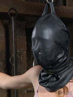 Masked BDSM girl is cannot see the horrible things master is going to do with her body 