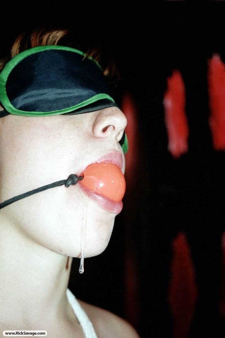 https://img.bdsmqueens.com/galleries/16808/02.jpg